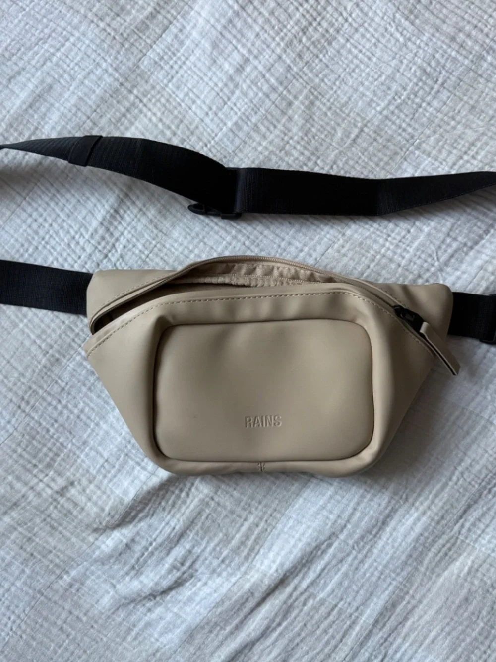 bum bag mini rains – Saint Bernard making it lightweight yet spacious Rains Bum Bag Mini |